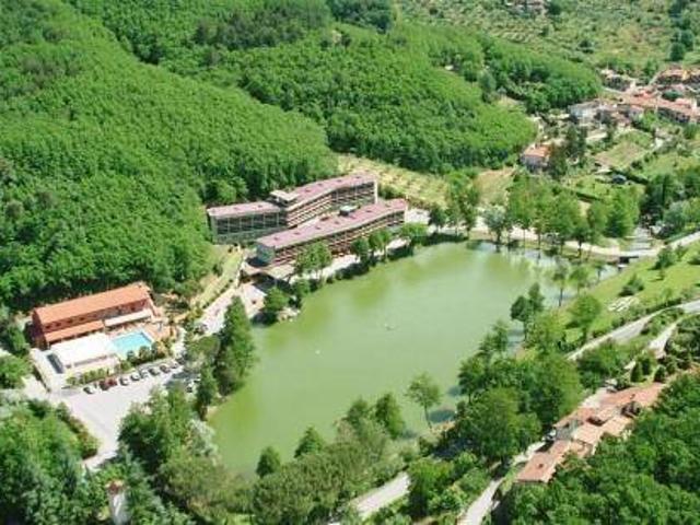 Palazzo in vendita a Serravalle Pistoiese, Pistoia