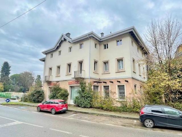 Palazzo in vendita a Altopiano di Seveso, Seveso