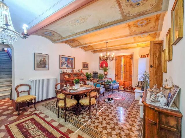 Palazzo in vendita a Siena, Toscana