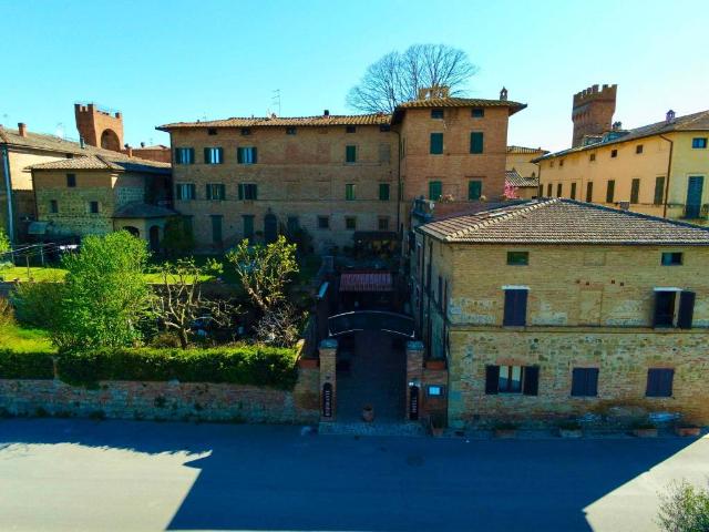 Palazzo in vendita a Contrada della Giraffa, Siena