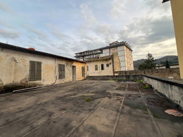 Palazzo in vendita a Signa, Toscana
