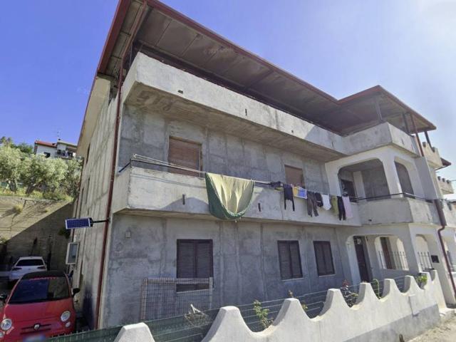 Palazzo in vendita a Calabria, Catanzaro