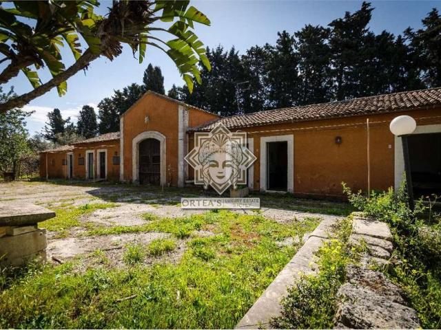 Palazzo in vendita a Isola, Siracusa