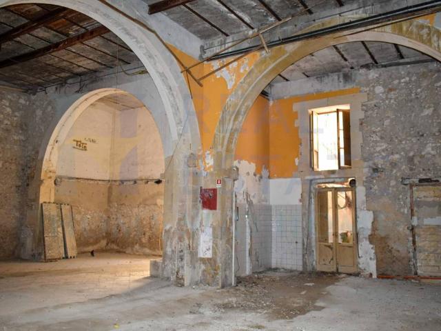 Palazzo in vendita a Santa Lucia, Siracusa