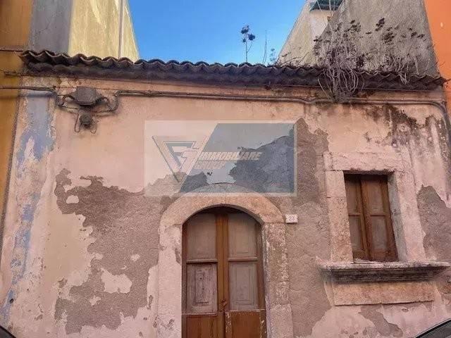Palazzo in vendita a Belvedere, Siracusa