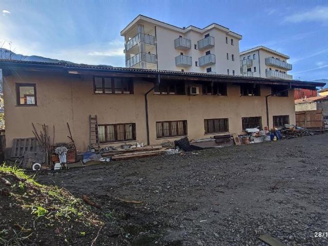 Palazzo in vendita a Sondrio, Lombardia