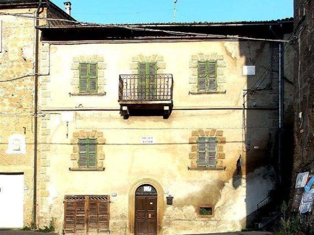 Palazzo in vendita a Unione di Comuni Montani Colline del Fiora, Sorano