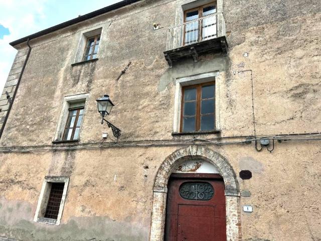 Palazzo in vendita a Calabria, Catanzaro