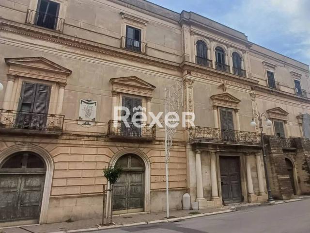 Palazzo in vendita a Puglia, Barletta-andria-trani