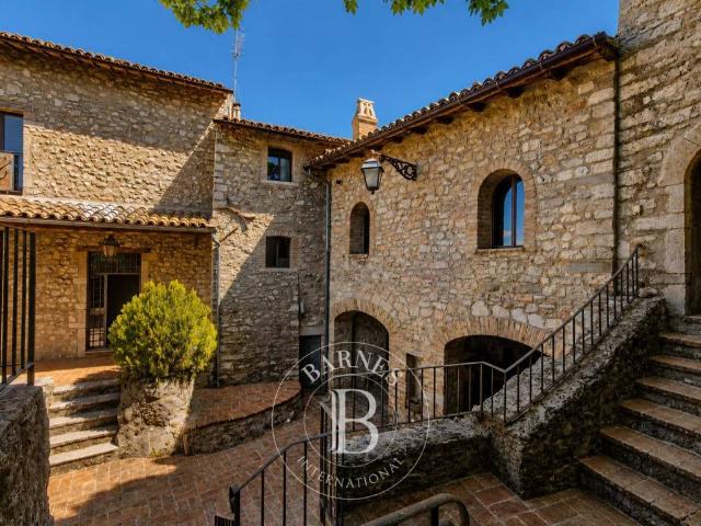 Palazzo in vendita a Spoleto, Umbria
