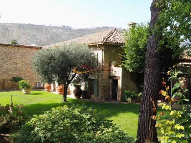 Palazzo in vendita a Spoleto, Umbria