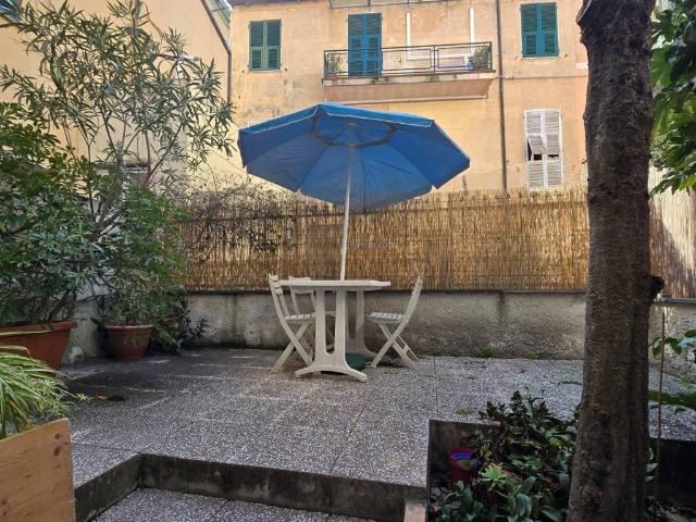 Palazzo in vendita a Spotorno, Liguria