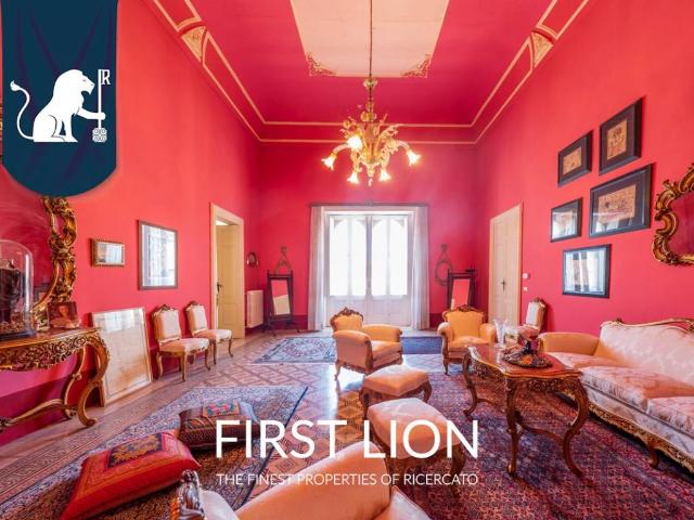 Palazzo in vendita a Puglia, Lecce