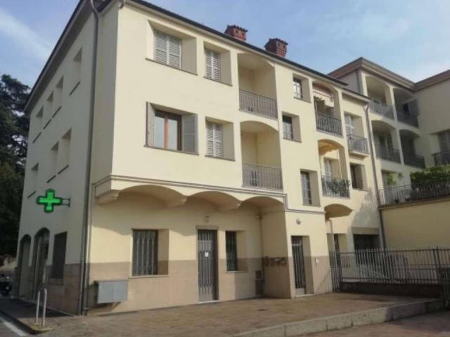 Palazzo in vendita a Stezzano, Lombardia