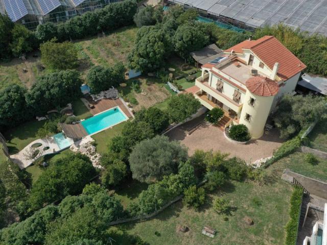 Palazzo in vendita a Taggia