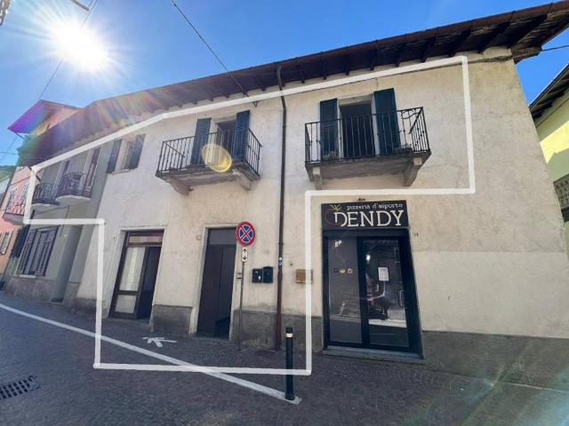 Palazzo in vendita a Cheglio, Taino