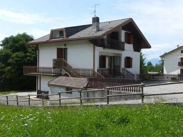 Palazzo in vendita a Tambre D'alpago, Veneto
