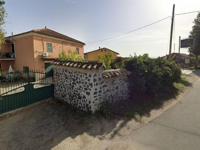 Palazzo in vendita a Tarano, Lazio