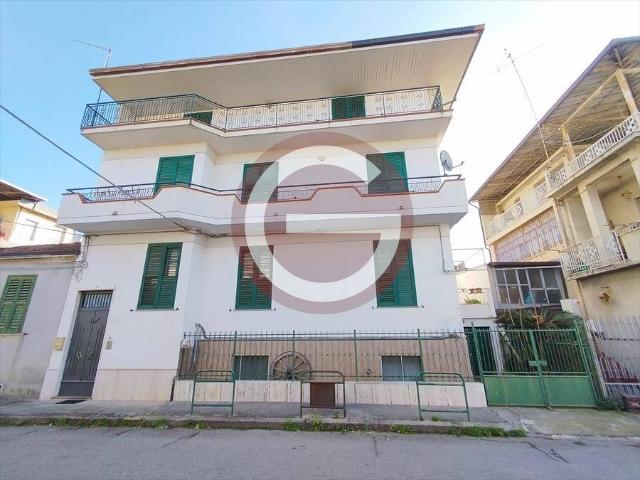 Palazzo in vendita a Calabria, Reggio Calabria