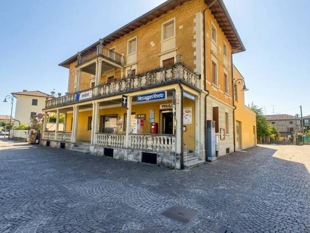 Palazzo in vendita a Colugna / Culugne, Tavagnacco / Tavagnà
