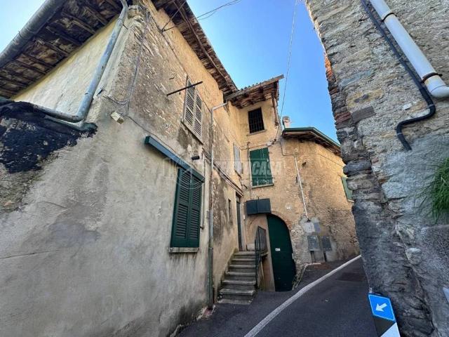 Palazzo in vendita a Gilasca, Tavernerio