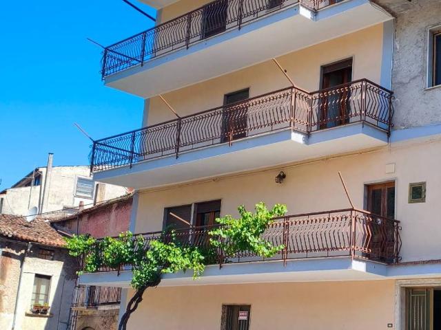 Palazzo in vendita a Teggiano, Campania