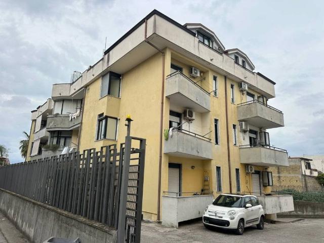 Palazzo in vendita a Teverola, Campania