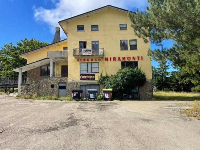 Palazzo in vendita a Tizzano Val Parma, Reggio Emilia