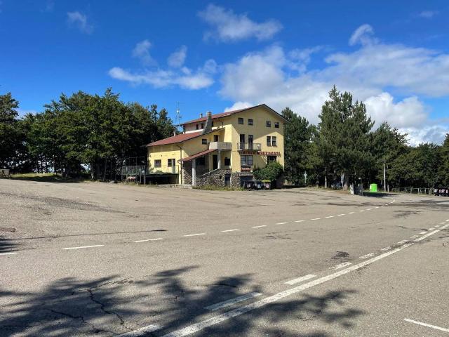 Palazzo in vendita a Tizzano Val Parma, Reggio Emilia