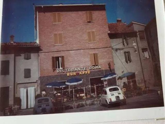 Palazzo in vendita a Tizzano Val Parma, Reggio Emilia