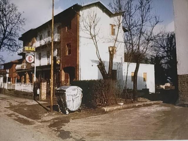 Palazzo in vendita a Tizzano Val Parma, Reggio Emilia
