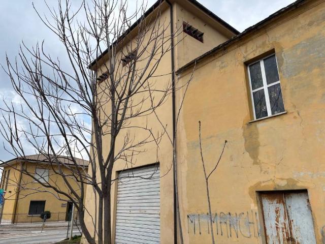 Palazzo in vendita a Tocco Casauria, Abruzzo
