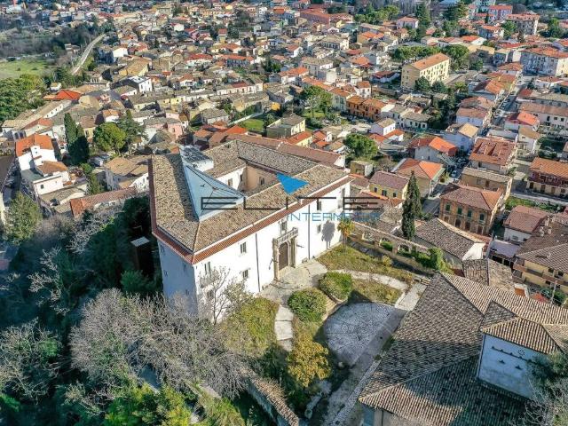 Palazzo in vendita a Torre De' Passeri, Abruzzo