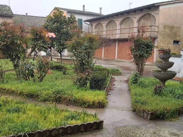 Palazzo in vendita a Torre De' Picenardi, Lombardia
