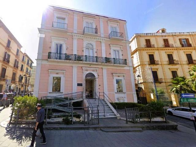 Palazzo in vendita a Sant'Antonio, Torre Del Greco