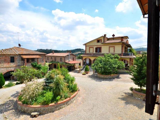 Palazzo in vendita a Torrita, Toscana