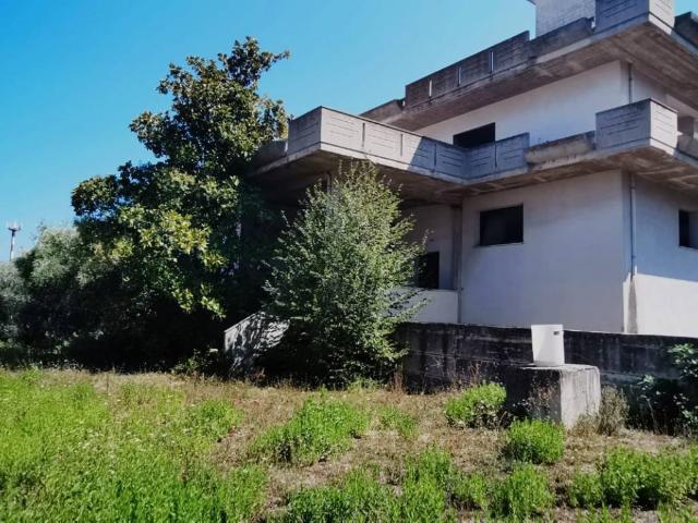 Palazzo in vendita a Unione dei Comuni della Val Vibrata, Tortoreto