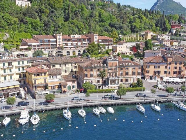 Palazzo in vendita a Comunità Montana Parco Alto Garda bresciano, Toscolano Maderno
