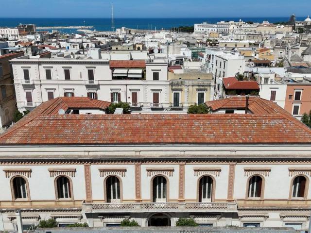 Palazzo in vendita a Puglia, Barletta-andria-trani