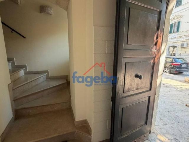 Palazzo in vendita a Puglia, Barletta-andria-trani
