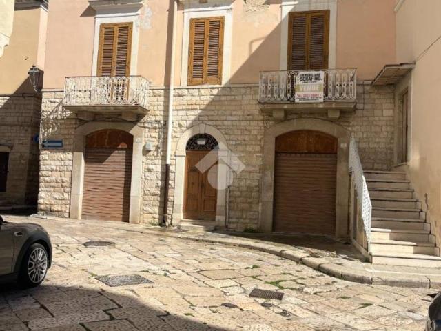 Palazzo in vendita a Puglia, Barletta-andria-trani