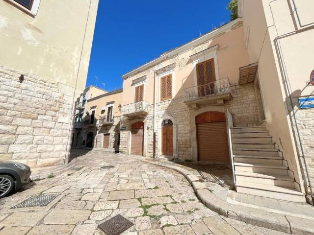 Palazzo in vendita a Puglia, Barletta-andria-trani