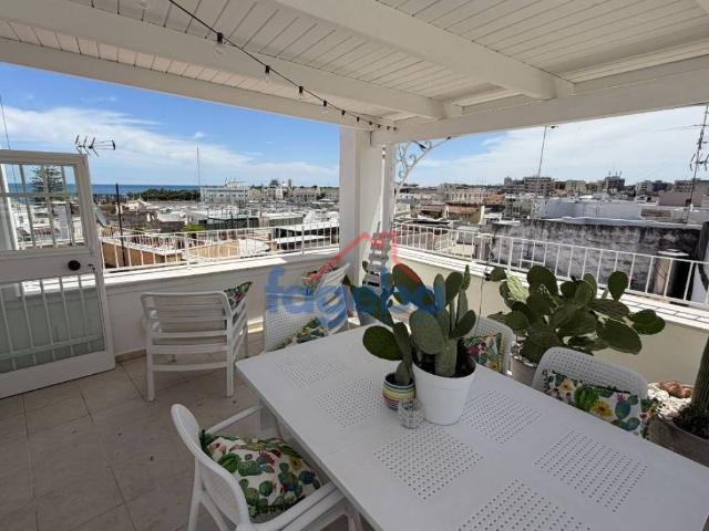 Palazzo in vendita a Puglia, Barletta-andria-trani