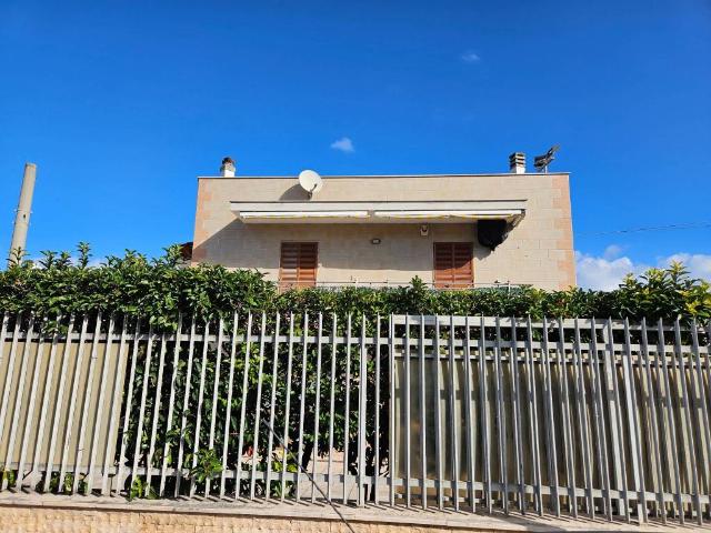 Palazzo in vendita a Trani, Barletta-andria-trani