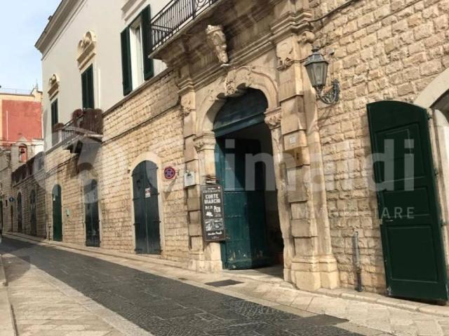 Palazzo in vendita a Puglia, Barletta-andria-trani