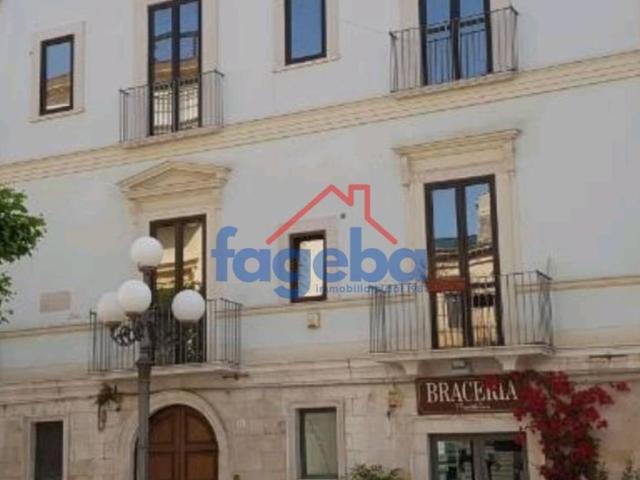 Palazzo in vendita a Puglia, Barletta-andria-trani