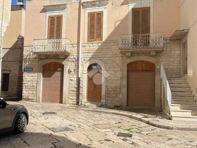 Palazzo in vendita a Puglia, Barletta-andria-trani