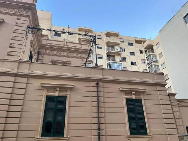 Palazzo in vendita a Trapani, Sicilia