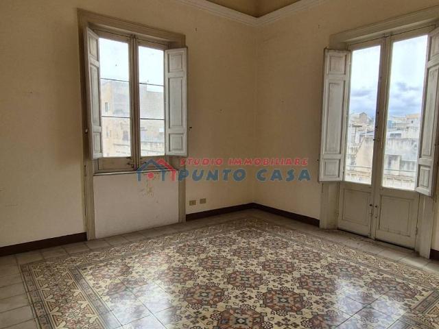 Palazzo in vendita a Trapani, Sicilia