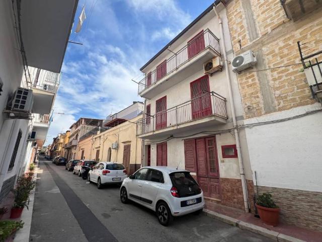 Palazzo in vendita a Trappeto, Sicilia